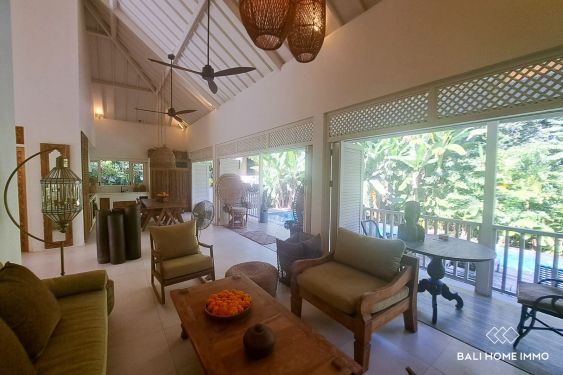 Image 2 from Villa de 2 chambres à vendre en bail emphytéotique à Tumbak Bayuh