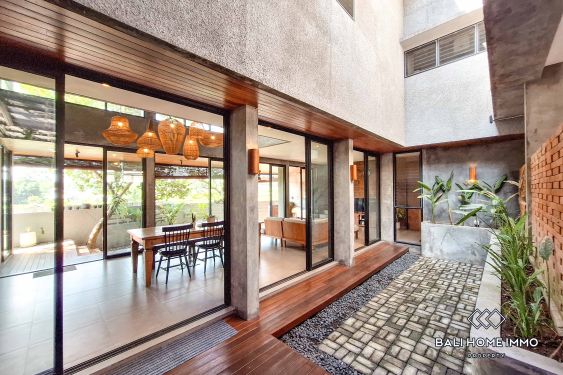 Image 1 from Dijual dan Disewakan Villa Keluarga 3 + 2 Kamar di Tumbak Bayuh Bali