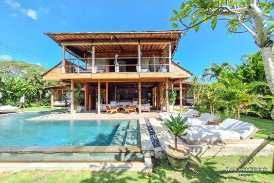 Image 2 from 3 bedroom villa with spacious garden for rent walking distance to Seseh Beach