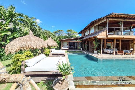 Image 2 from 3 bedroom villa with spacious garden for rent walking distance to Seseh Beach