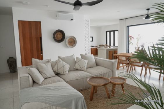 Image 2 from 4 Bedroom Villa for Rent in Canggu Residential side