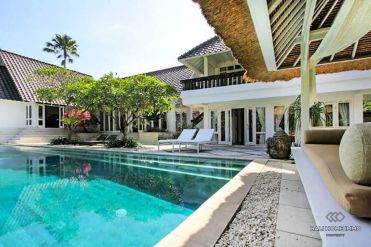 Image 2 from Villa de 4 chambres à louer au mois à Umalas Bali