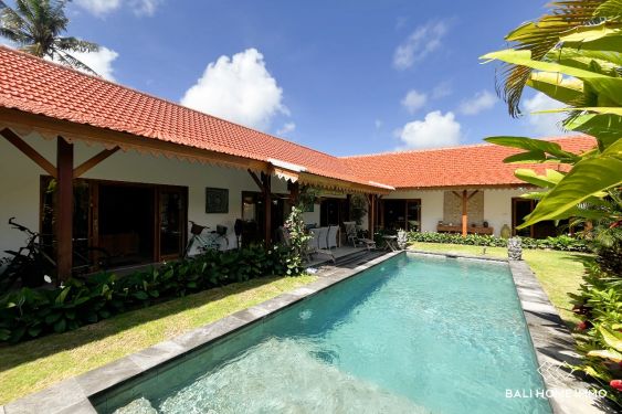 Image 1 from Villa de 4 chambres avec jardin à vendre en location à Buduk