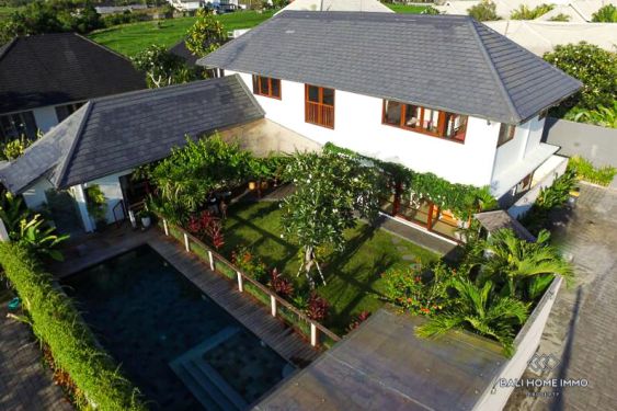 Image 1 from Villa de 4 chambres avec jardin spacieux près d'une école à Canggu Bali