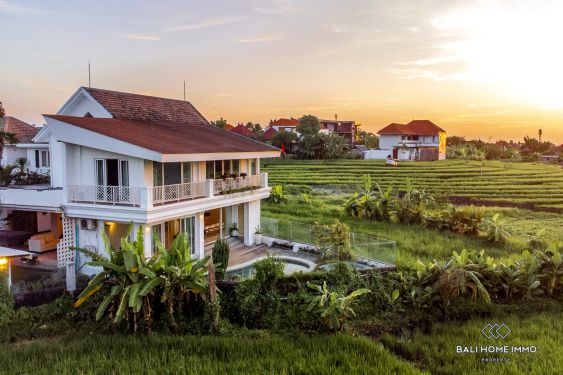Image 1 from Villa Keluarga 5 Kamar dengan Pemandangan Greenbelt Dijual di Berawa