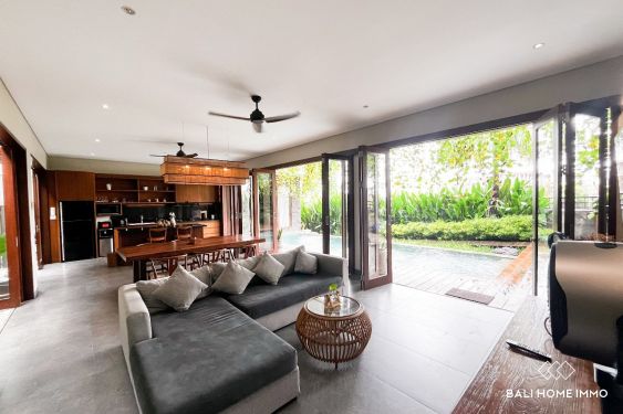 Image 3 from Villa de 3 + 2 chambres avec vue sur les rizières à vendre en pleine propriété à Batu Bolong, Canggu