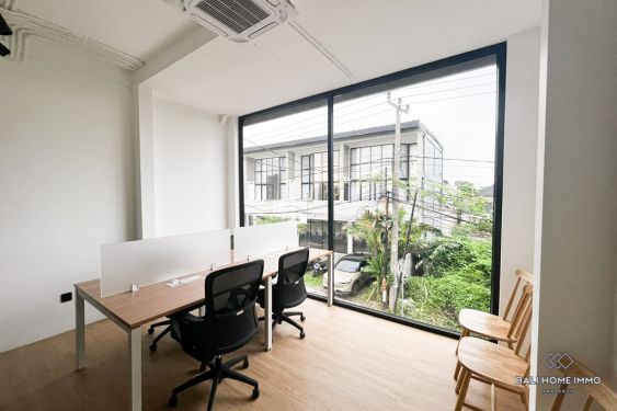 Image 1 from Un espace pour quatre personnes dans un tout nouvel espace de coworking à Berawa Bali