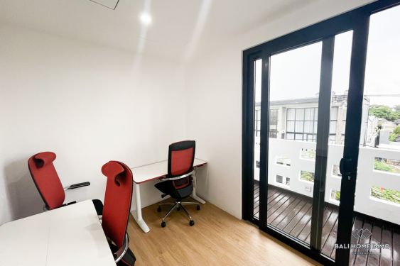 Image 1 from Un espace pour deux personnes dans un tout nouvel espace de coworking à Berawa Bali