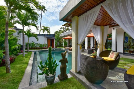 Image 3 from Belle villa de 2 chambres avec toit-terrasse à vendre en pleine propriété près d'Amed, Bali.