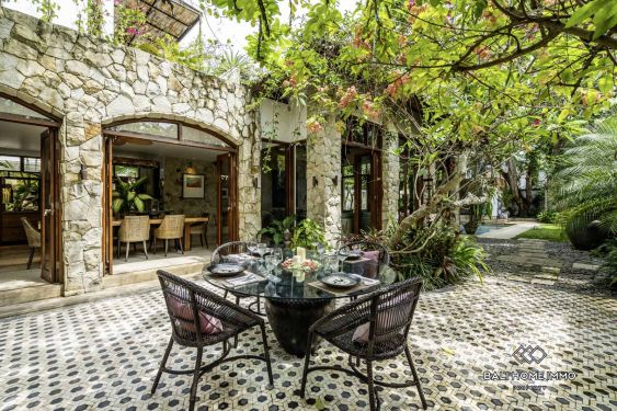 Image 3 from Beautiful 4 Bedroom Villa for Yearly Rental in Bali Seminyak Near Double Six Beach