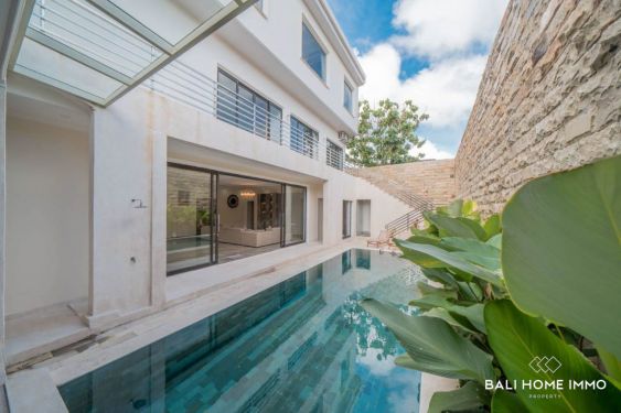 Image 2 from BEAUTIFUL 8 BEDROOMS VILLA FOR SALE AND RENT IN ULUWATU PECATU