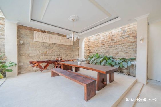Image 3 from BEAUTIFUL 8 BEDROOMS VILLA FOR SALE AND RENT IN ULUWATU PECATU