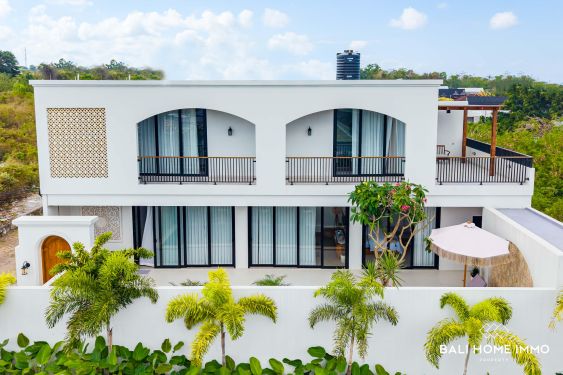 Image 1 from VILLA NEUVE AVEC VUE SUR L'OCÉAN DE 3 CHAMBRES À LOCATION MENSUELLE ET ANNUELLE À BALI - UNGASAN