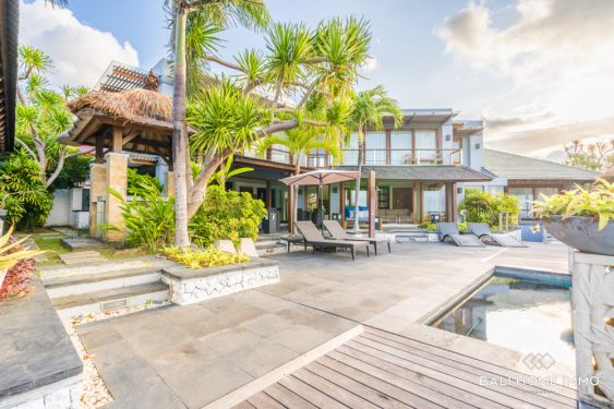 Image 2 from VILLA MEWAH 10 KAMAR MENAKJUBKAN DENGAN PEMANDANGAN PERBUKITAN JIMBARAN UNTUK DIJUAL HAK MILIK