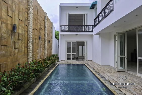 Image 2 from Elegant 5 Bedroom Villa with Ocean View Rooftop for Sale near Pecatu