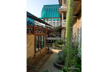 Image 3 from Galerie Magasin et immeuble de bureaux à vendre en pleine propriété à Gianyar