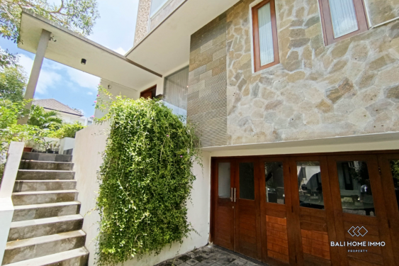 Image 1 from MODERN 3 BEDROOMS HOUSE FOR YEARLY RENTAL IN BALI UNGASAN-WEST UNGASAN