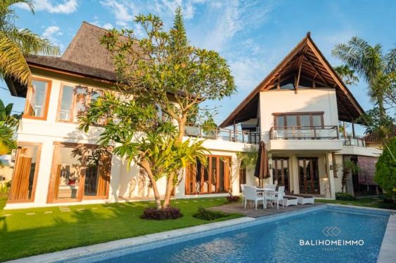 Image 1 from Villa 4 Kamar Tidur bergaya Joglo disewakan di Padonan Canggu Bali