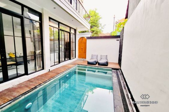 Image 1 from VILLA MODERNE ET ÉLÉGANTE DE 3 CHAMBRES À LOUER À JIMBARAN PRÈS DE LA PLAGE DE JIMBARAN