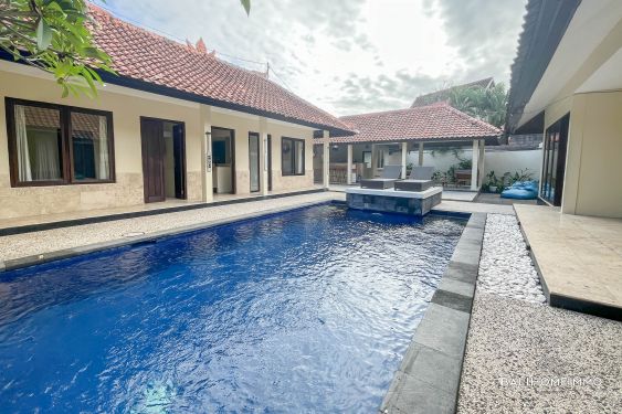 Image 2 from Villa 4 Kamar yang Damai Disewakan di Seminyak Bali