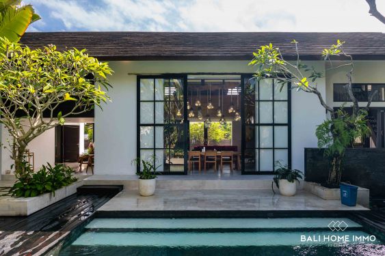 Image 2 from Villa 4 Kamar Tidur Pemandangan Sawah Dijual di Bali Ubud