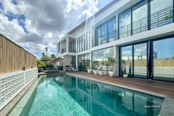 Image 1 from Villa moderne de 4 chambres avec vue sur Ricefield à vendre en bail à Bali Kerobokan