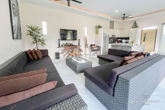 Image 3 from Villa Keluarga 3 Kamar yang Luas Disewakan di Kerobokan Bali