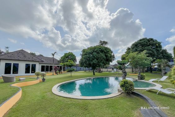 Image 1 from Villa Keluarga 3 Kamar yang Luas Disewakan di Kerobokan Bali