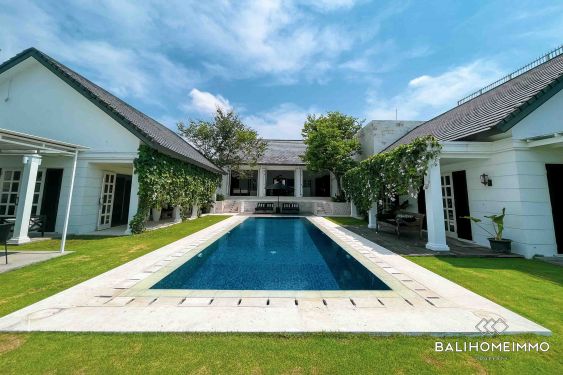 Image 1 from Vila 4 Kamar Tidur Luas untuk Dijual dan Disewakan di Bali - Pererenan