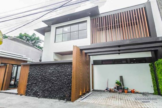 Image 2 from Villa 4 Kamar Tidur Luas Dijual & Disewakan di Petitenget Bali