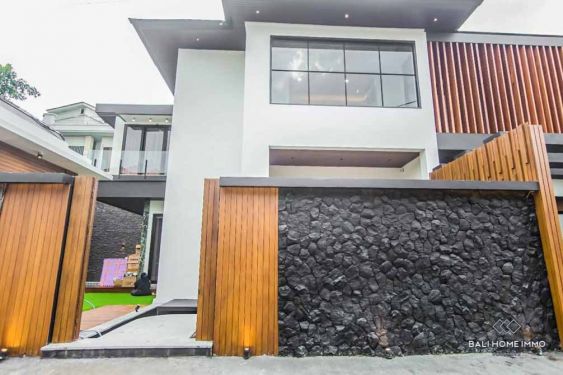 Image 1 from Villa 4 Kamar Tidur Luas Dijual & Disewakan di Petitenget Bali