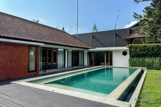 Image 2 from Spacious 6 Bedroom Villa for Yearly rental in Bali Pantai Siyut