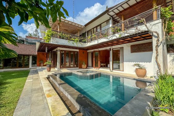 Image 1 from Spacious 6 Bedroom Villa for Yearly rental in Bali Pantai Siyut