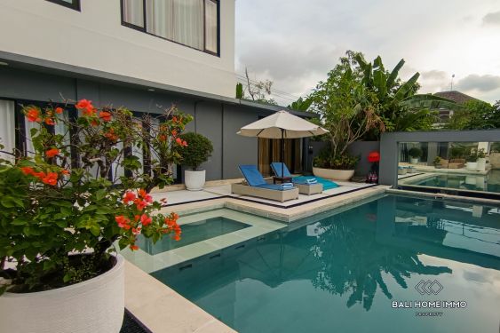 Image 2 from SPACIOUS MODERN 4-BEDROOM VILLA FOR SALE AND RENT IN NUSA DUA