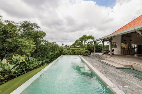 Image 1 from 4 bedroom tropical villa with spacious garden for sale and rent in Buduk Bali