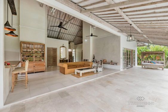 Image 3 from 4 bedroom tropical villa with spacious garden for sale and rent in Buduk Bali