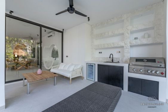 Image 3 from Vila 4 Kamar yang Menakjubkan Dijual dan Disewa di Tepi Pantai Pererenan Bali