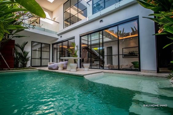 Image 1 from Stunning 3 Bedroom Villa For Sale Leasehold in Bali Seminyak