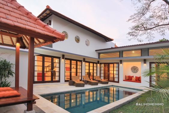Image 1 from Vila 4 Kamar Tidur Disewakan di Lokasi Utama Kerobokan-Seminyak Bali