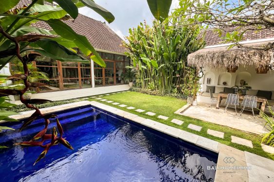 Image 1 from Vila Tropis 2 Kamar disewakan tahunan di Berawa Canggu